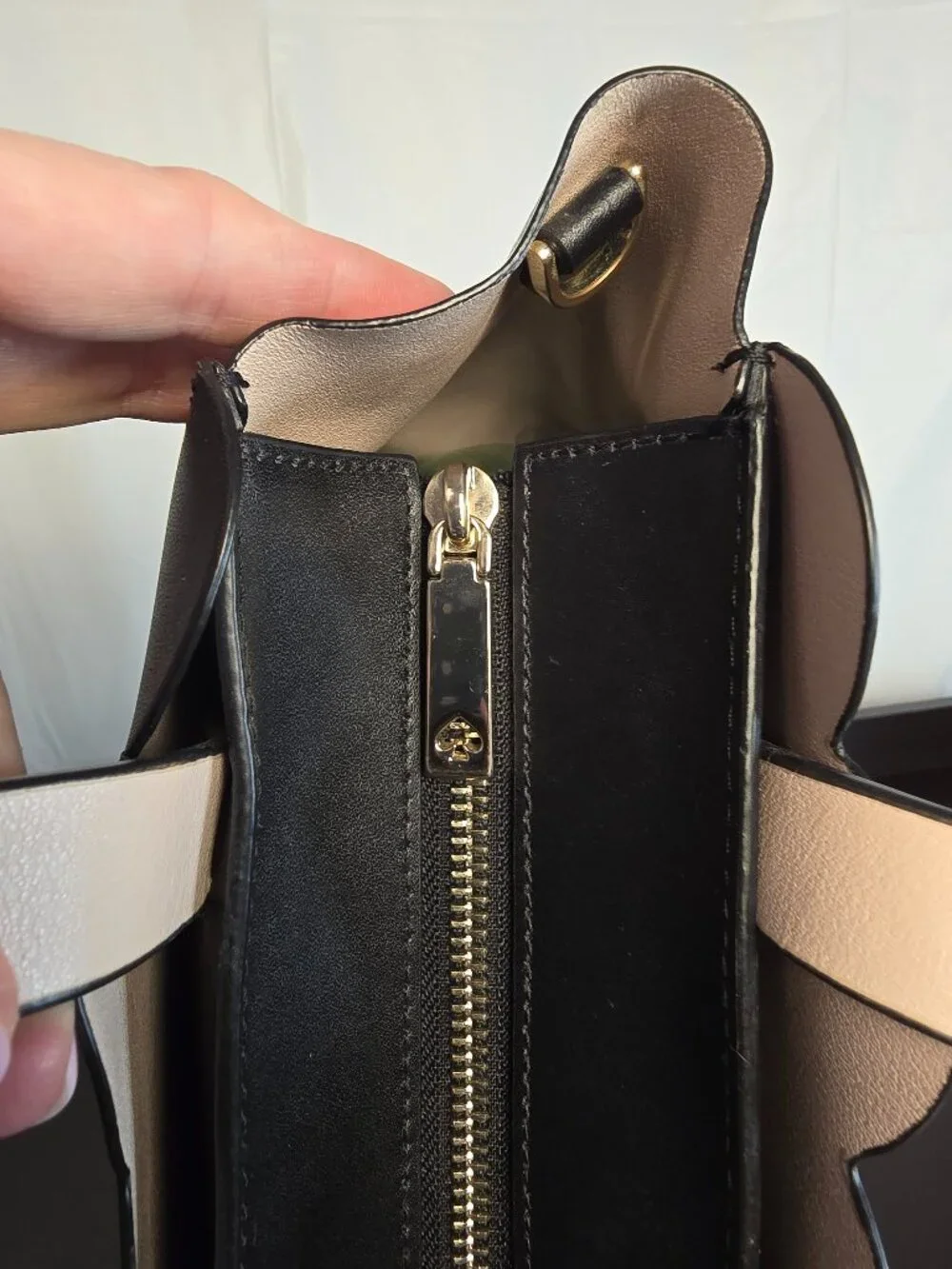Kate Spade Magnolia Street Black Mini Mina Scalloped Satchel Crossbody Bag EUC
